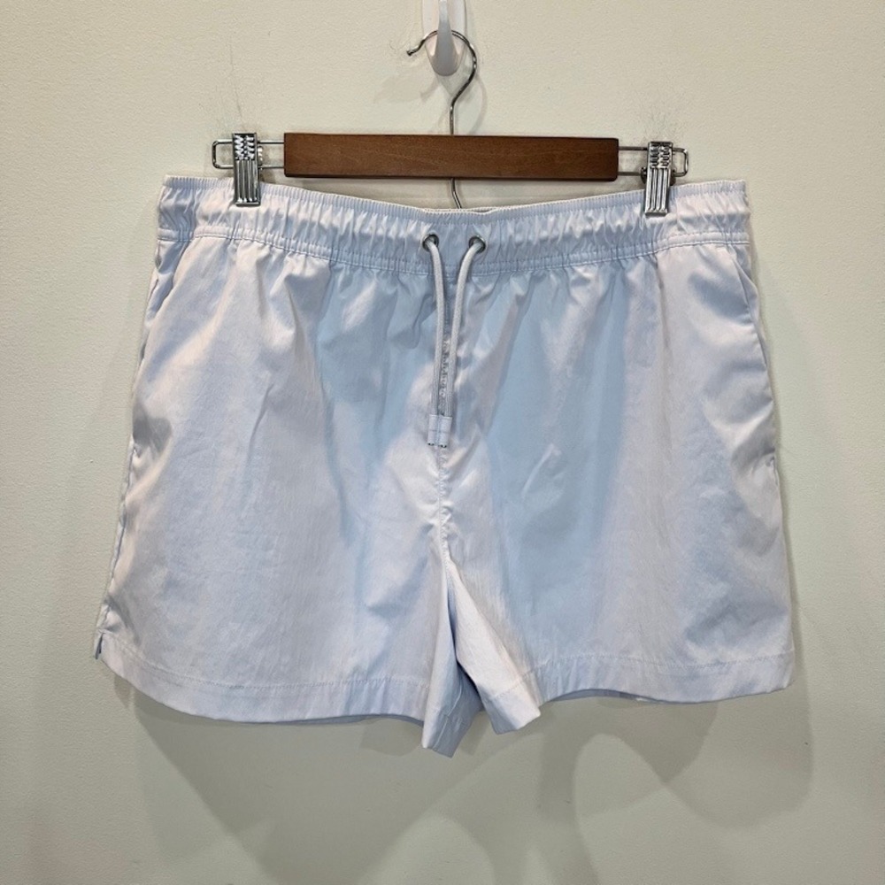 Athleta Midday Mid Rise Poplin Short Pale Blue Pull On Size Large Hiking Travel